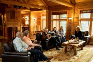 private resort cabin rentals near Crater Lake