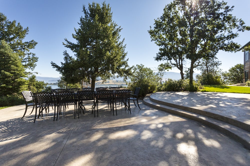 vacation rentals near Crater Lake