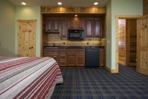 lodging close to Crater Lake