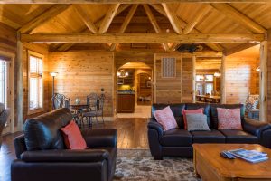 Family-Friendly Places to Stay Near Crater Lake with Kids