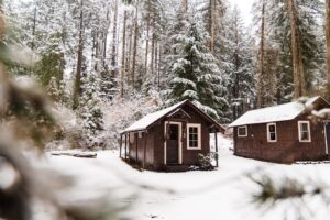 Winter Ready Crater Lake Cabin Rentals for Snow Adventures