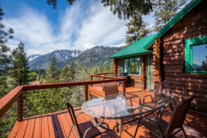 spacious crater lake house rentals